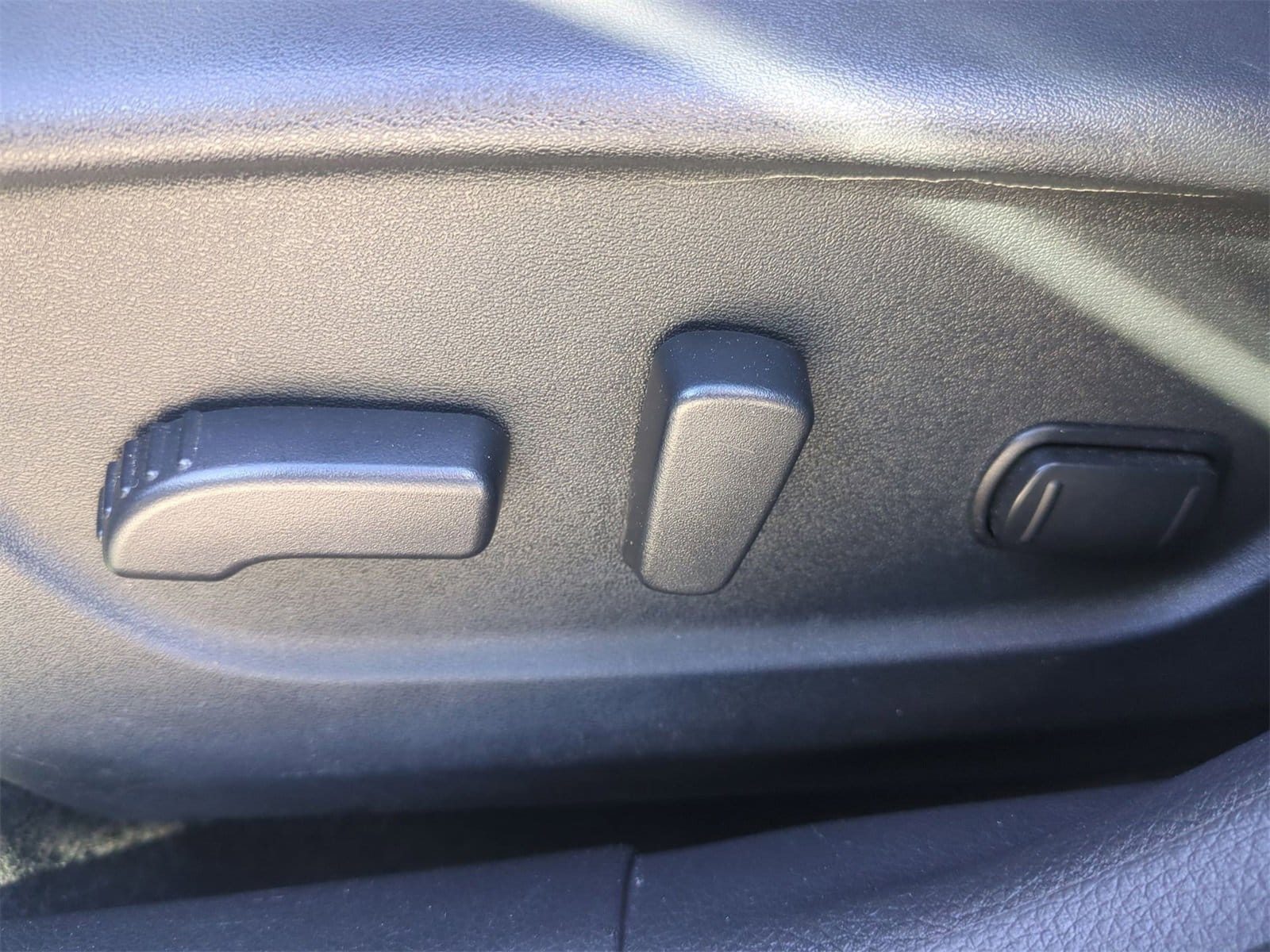 Thumbnail: 2019 Nissan Rogue - 17