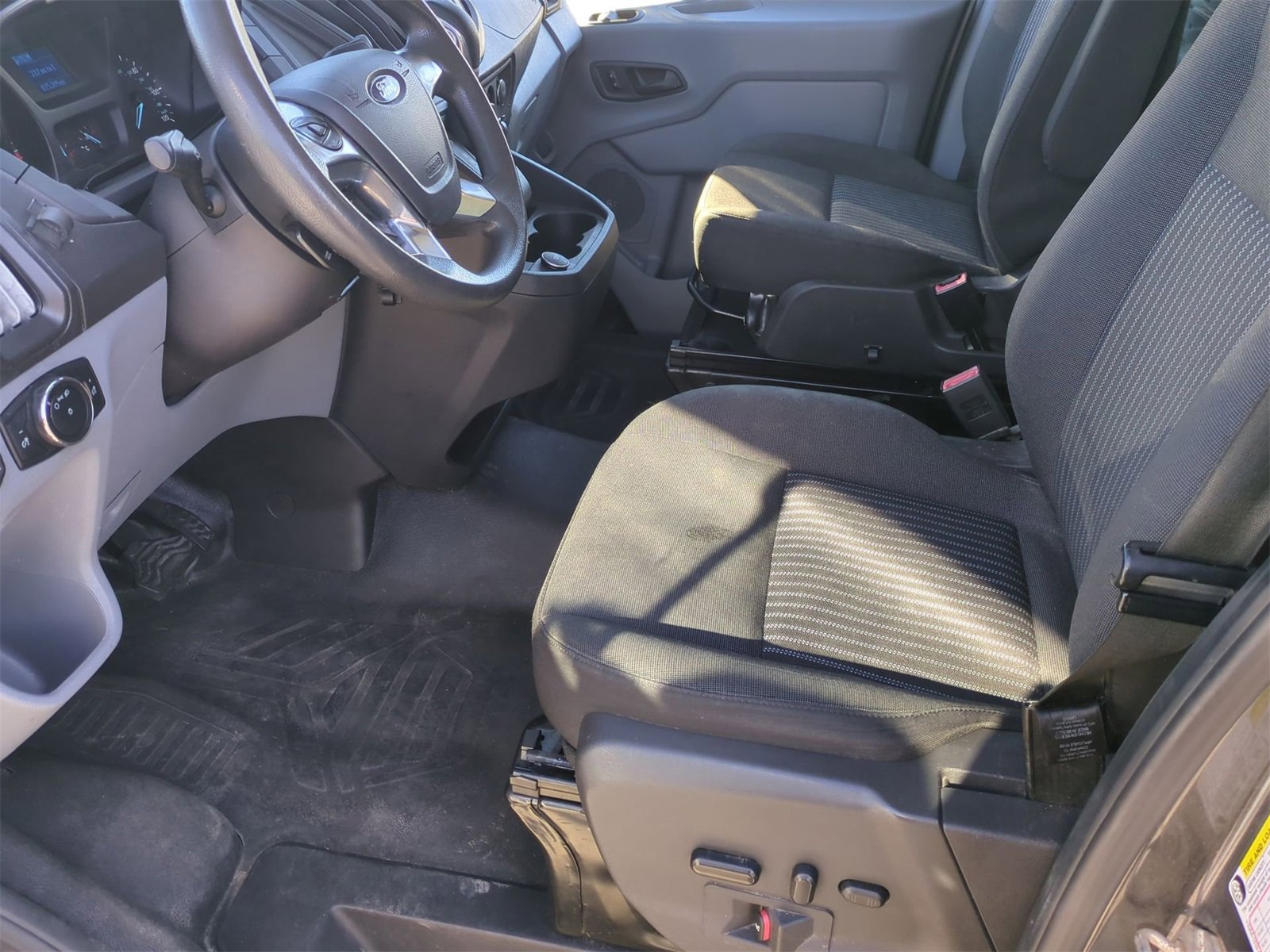 Thumbnail: 2017 Ford Transit Series - 16