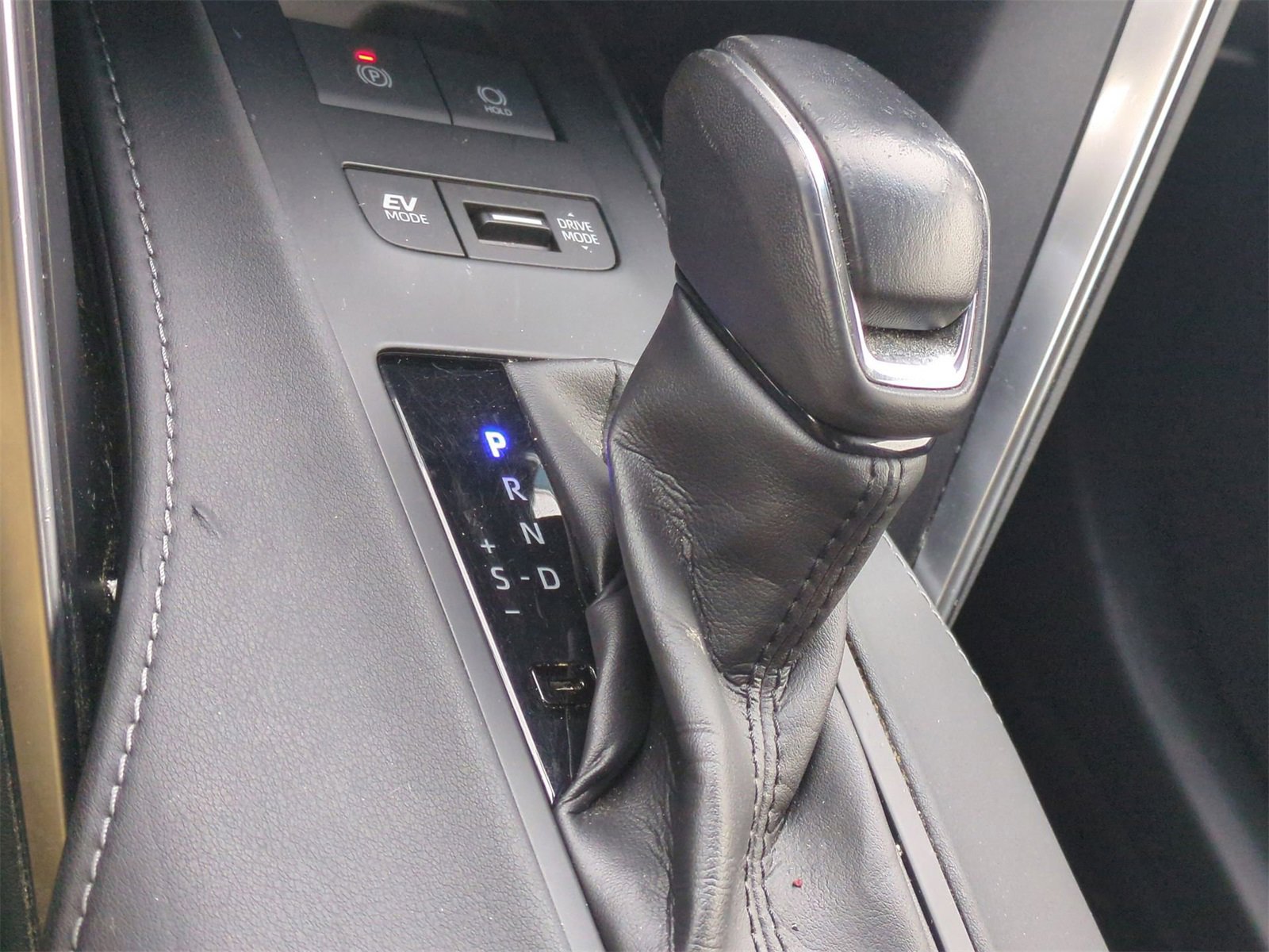 Thumbnail: 2021 Toyota Venza - 30