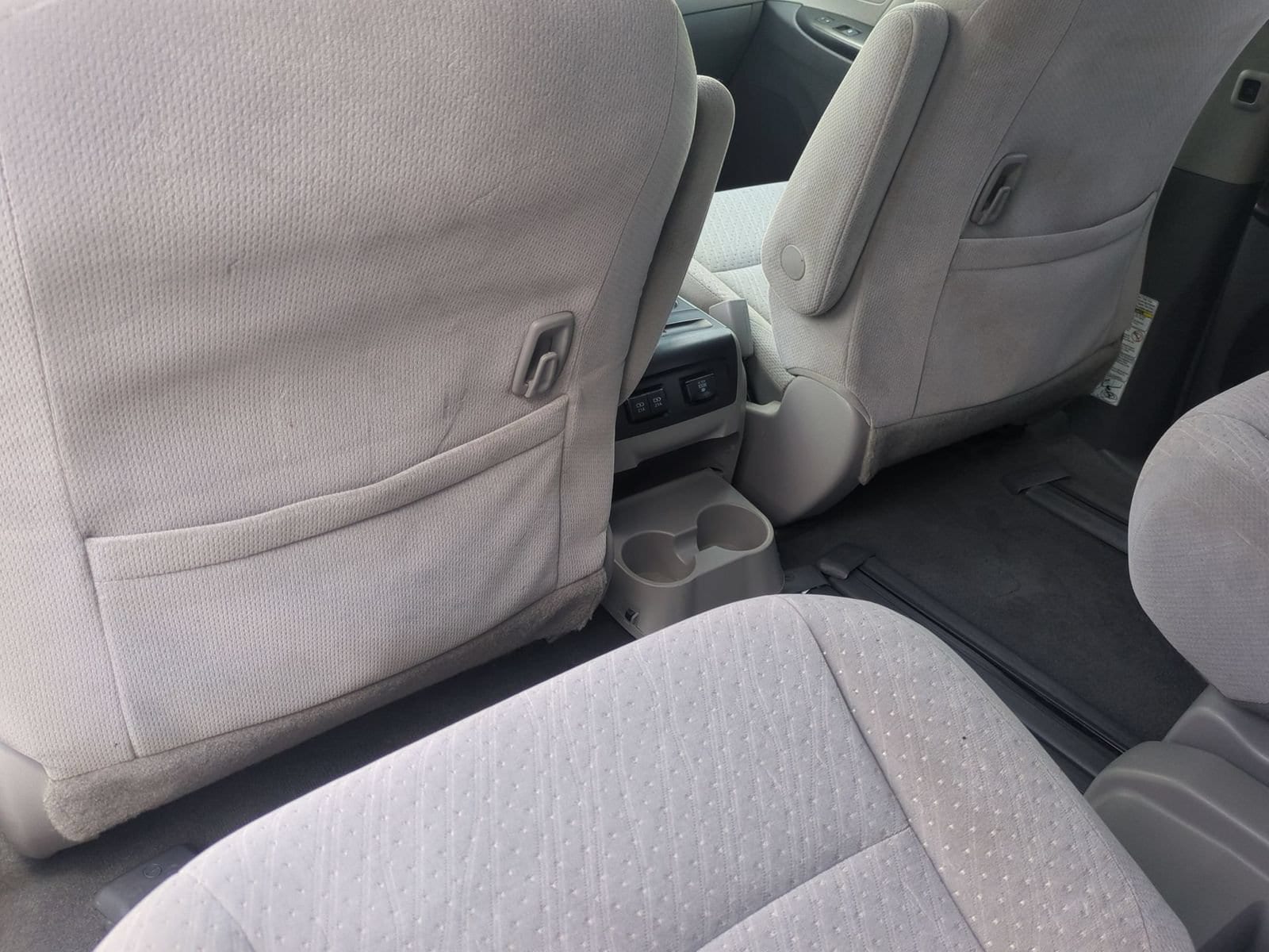Thumbnail: 2019 Toyota Sienna - 18