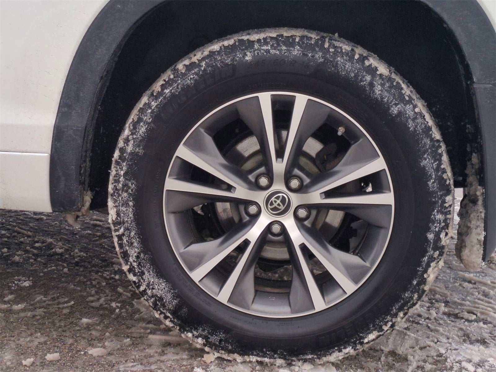 Thumbnail: 2016 Toyota Highlander - 14