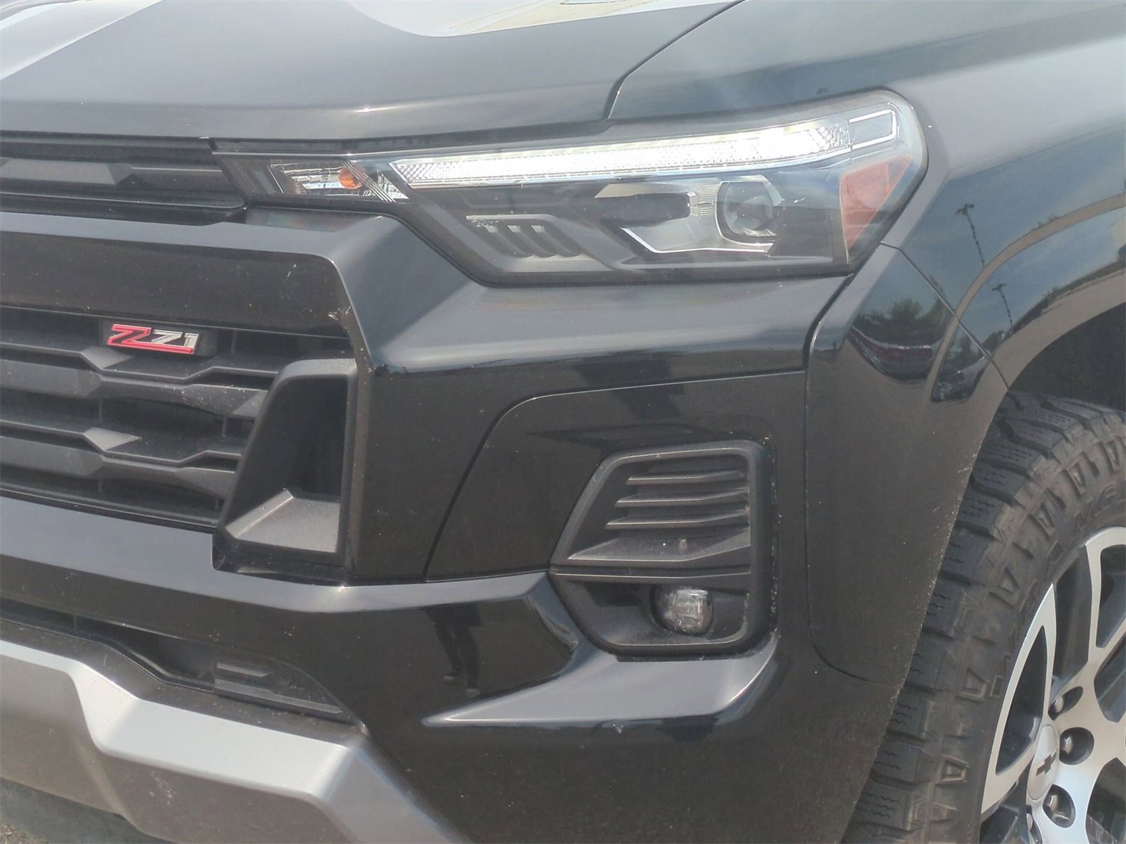 Thumbnail: 2023 Chevrolet Colorado - 11