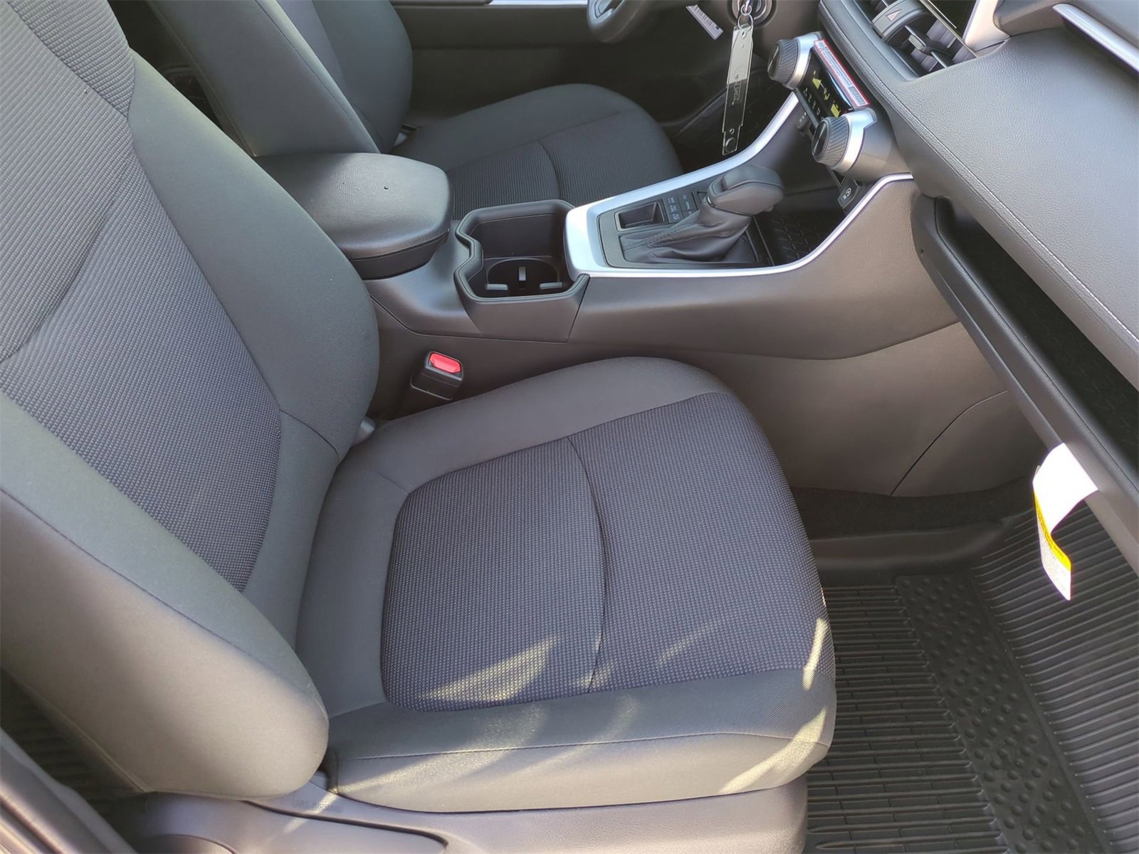 Thumbnail: 2025 Toyota RAV4 - 21