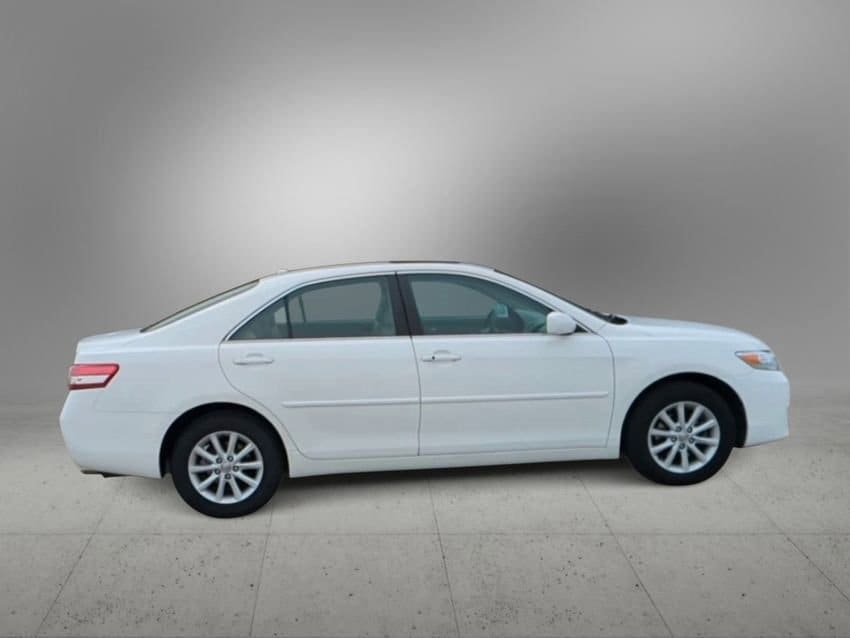 2010 Toyota Camry XLE 9
