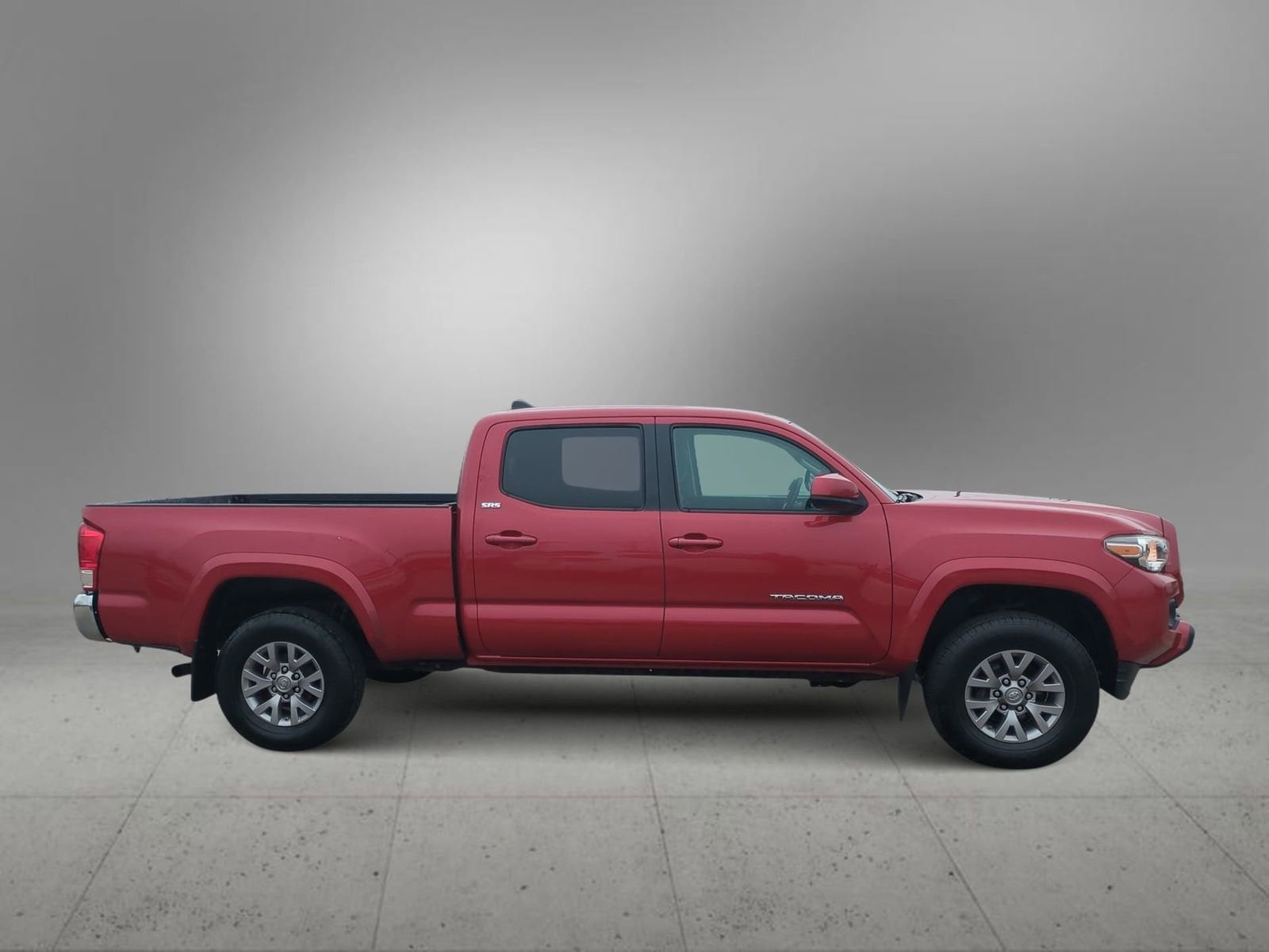 Thumbnail: 2016 Toyota Tacoma - 9