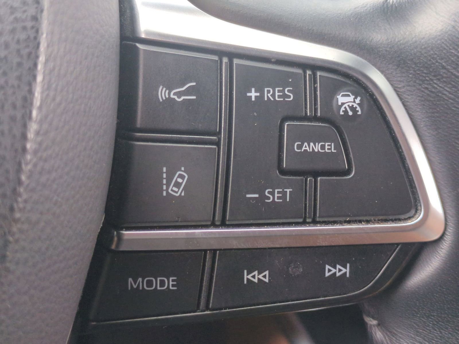 Thumbnail: 2021 Toyota Highlander - 26