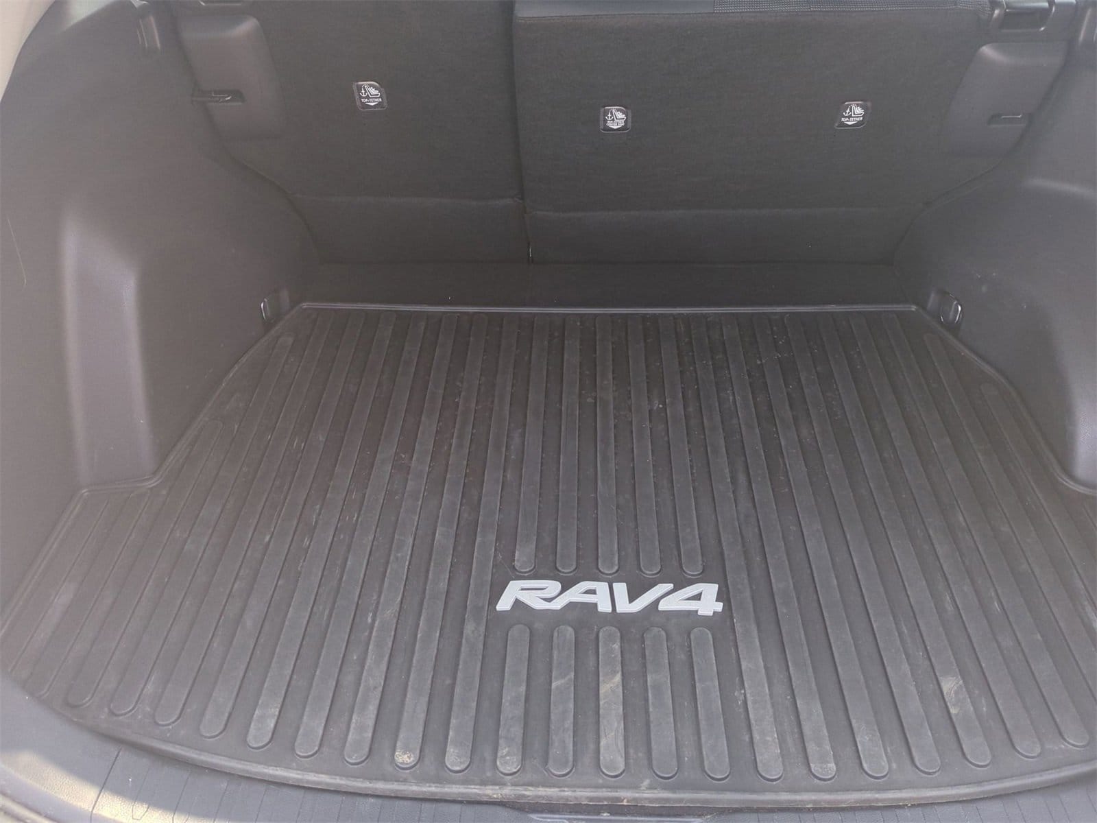 Thumbnail: 2022 Toyota RAV4 - 32