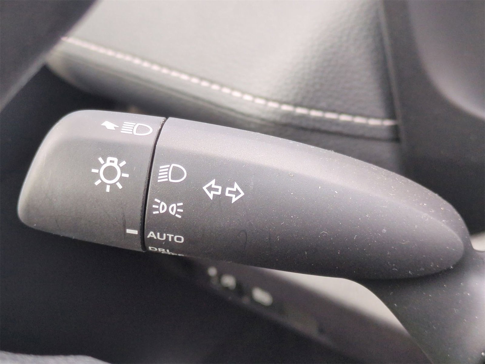 Thumbnail: 2025 Toyota RAV4 - 27