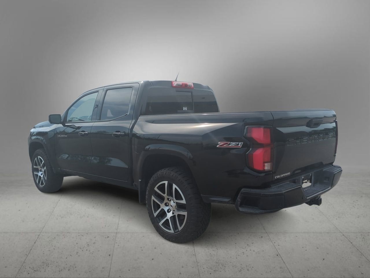 Thumbnail: 2023 Chevrolet Colorado - 6