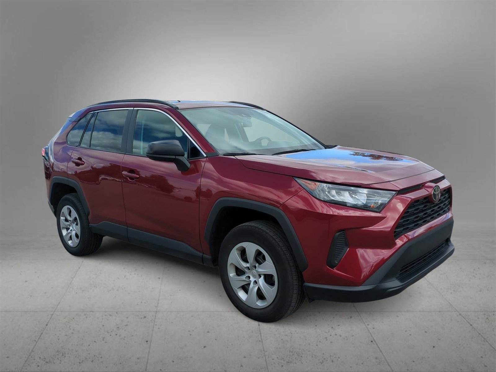 2021 Toyota RAV4 LE photo 2