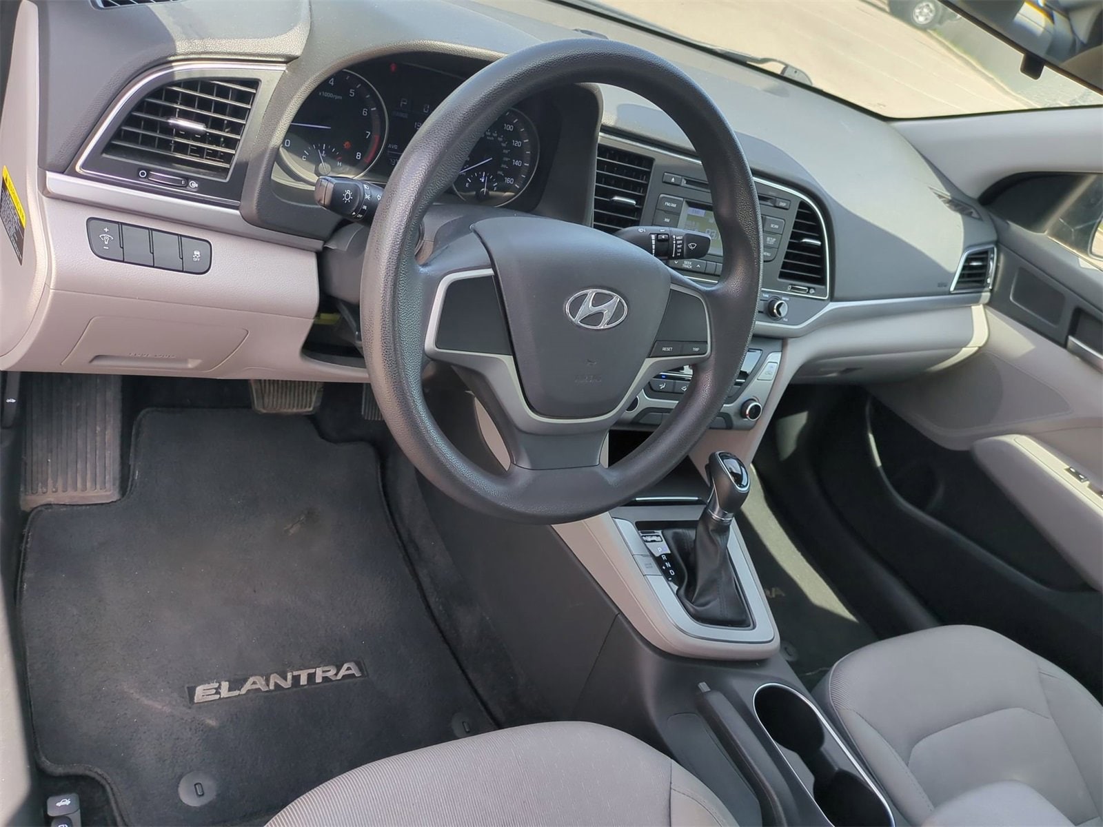 2017 Hyundai Elantra SE 10