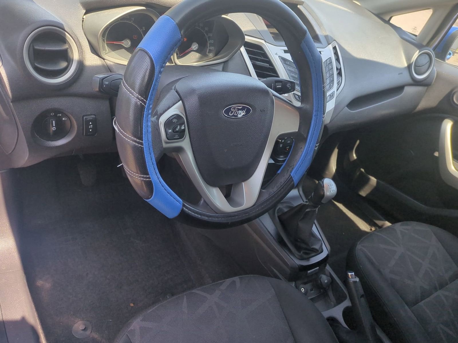 Thumbnail: 2011 Ford Fiesta - 10