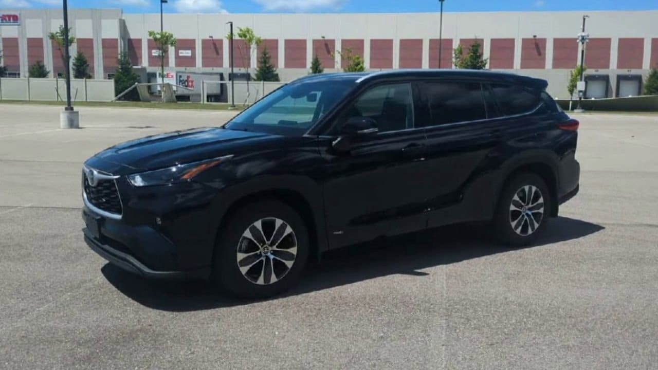Thumbnail: 2022 Toyota Highlander - 4