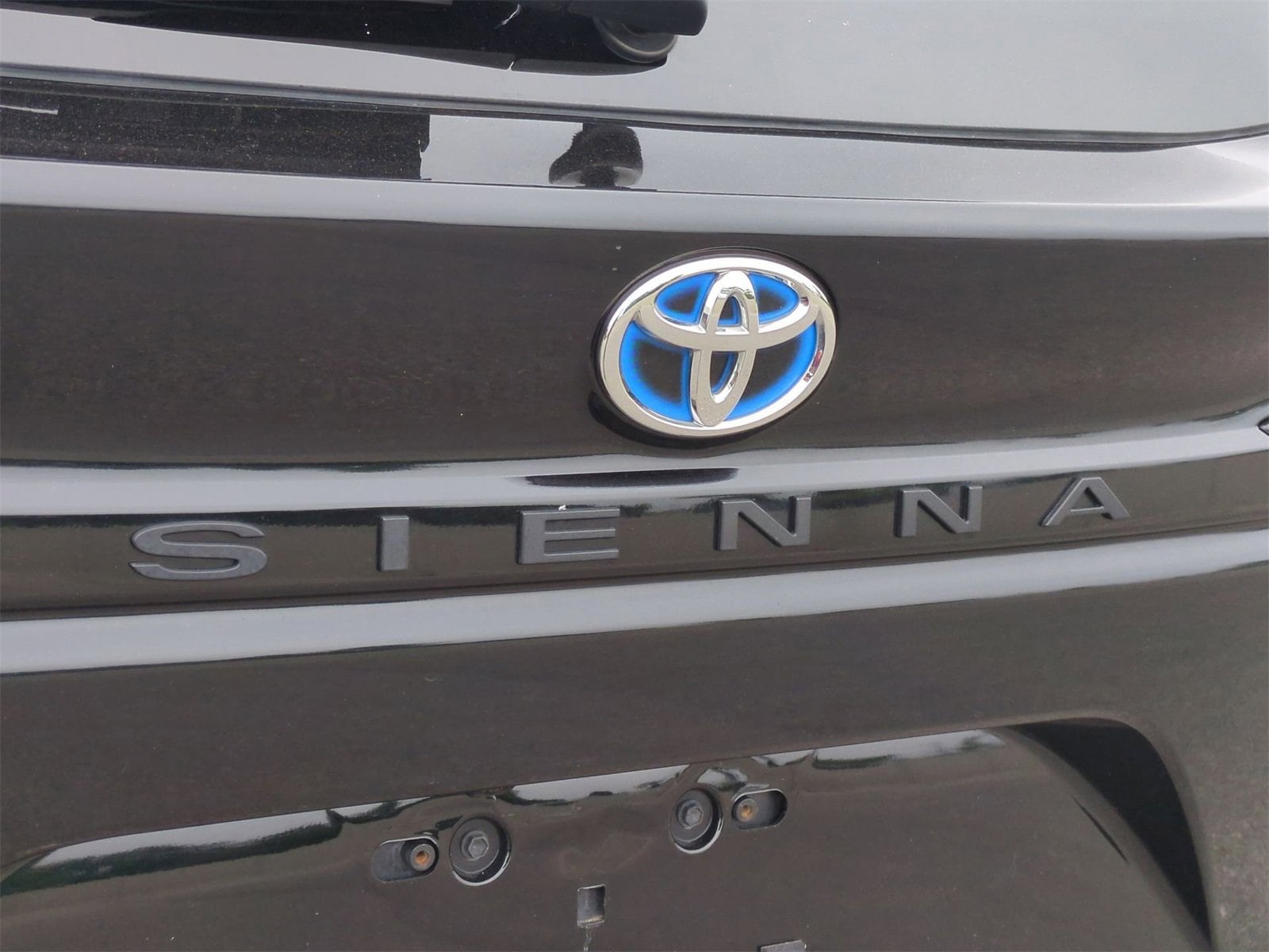 2023 Toyota Sienna XLE 13