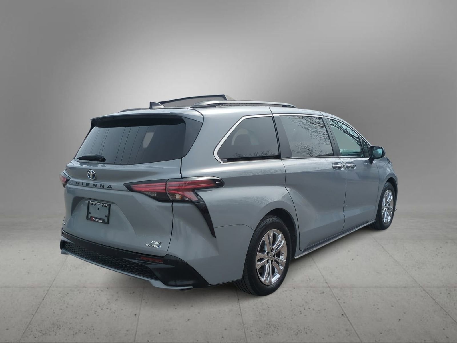 Thumbnail: 2023 Toyota Sienna - 8