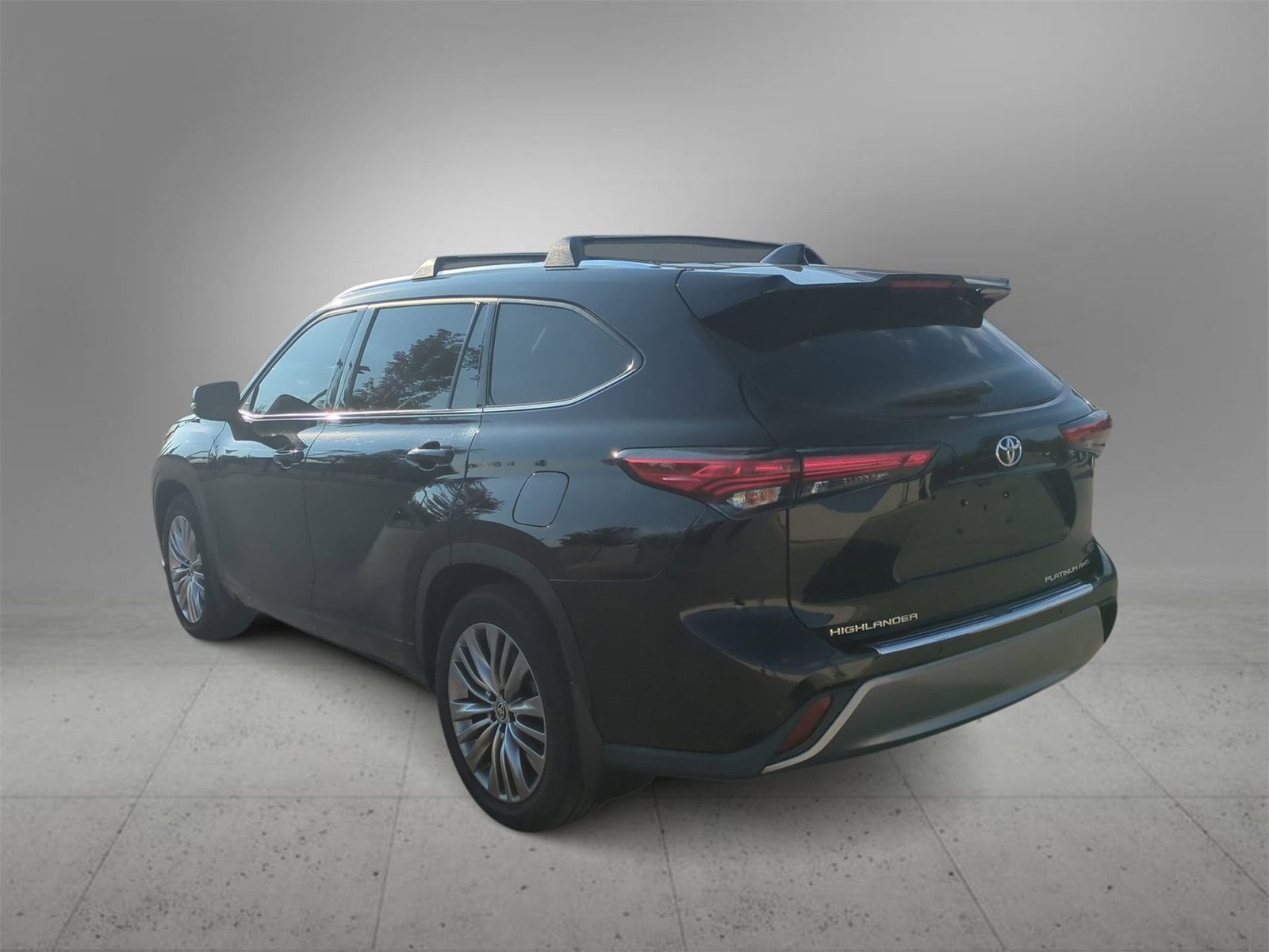 Thumbnail: 2022 Toyota Highlander - 6