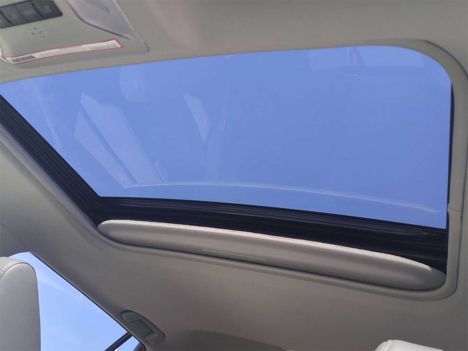 Thumbnail: 2023 Toyota RAV4 - 19