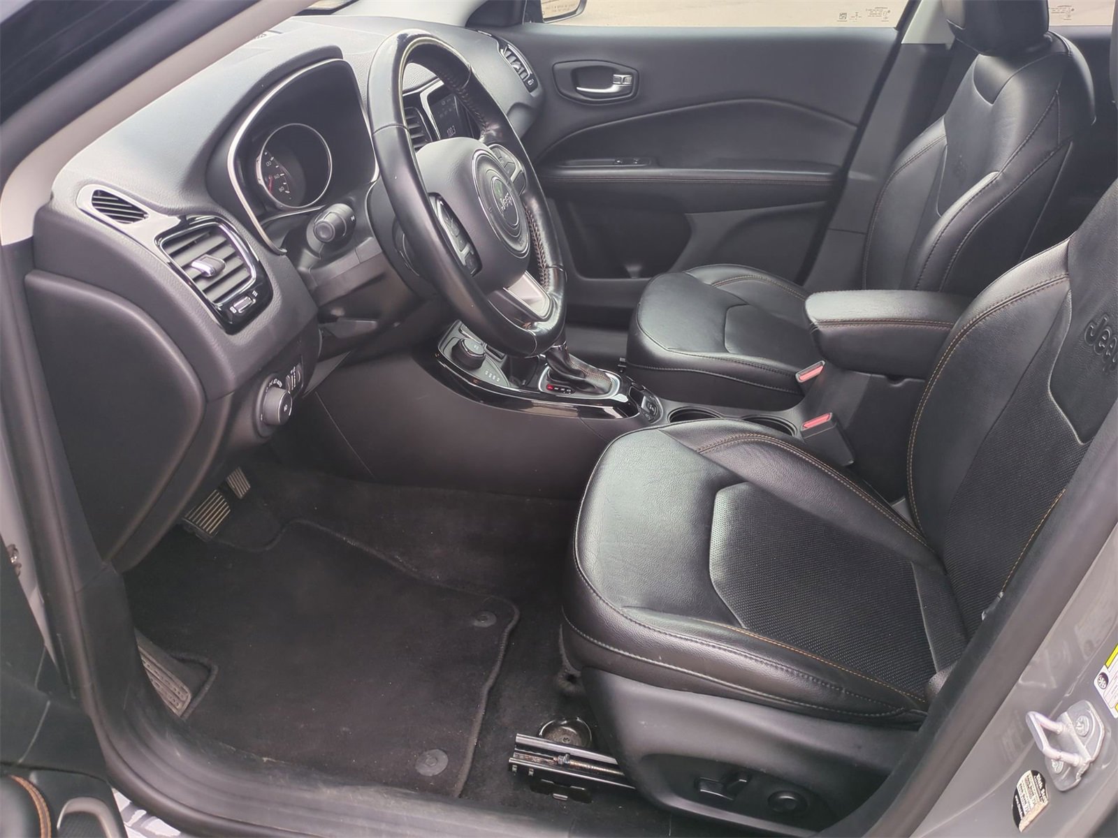 Thumbnail: 2020 Jeep Compass - 16