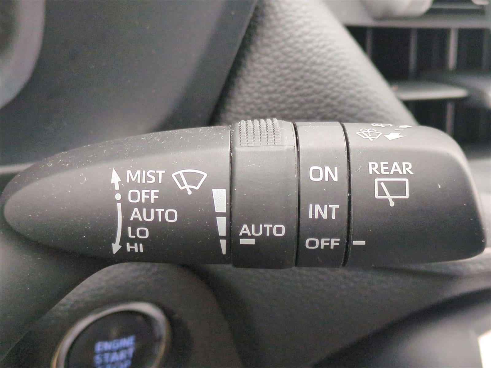 Thumbnail: 2020 Toyota RAV4 - 27