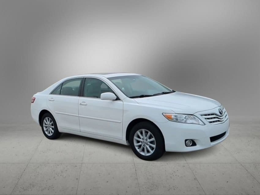 2010 Toyota Camry XLE 2
