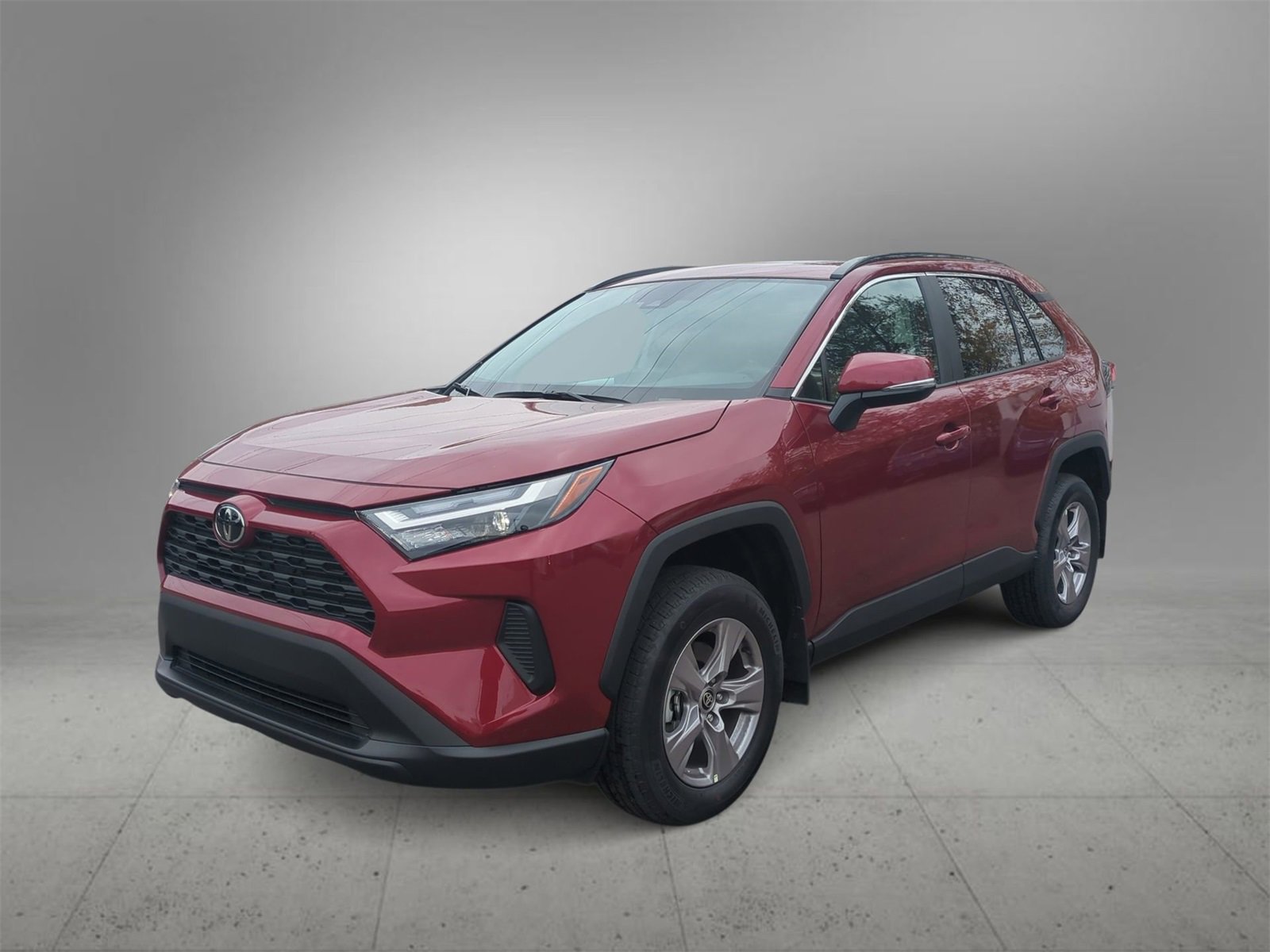 2025 Toyota RAV4 XLE photo 4