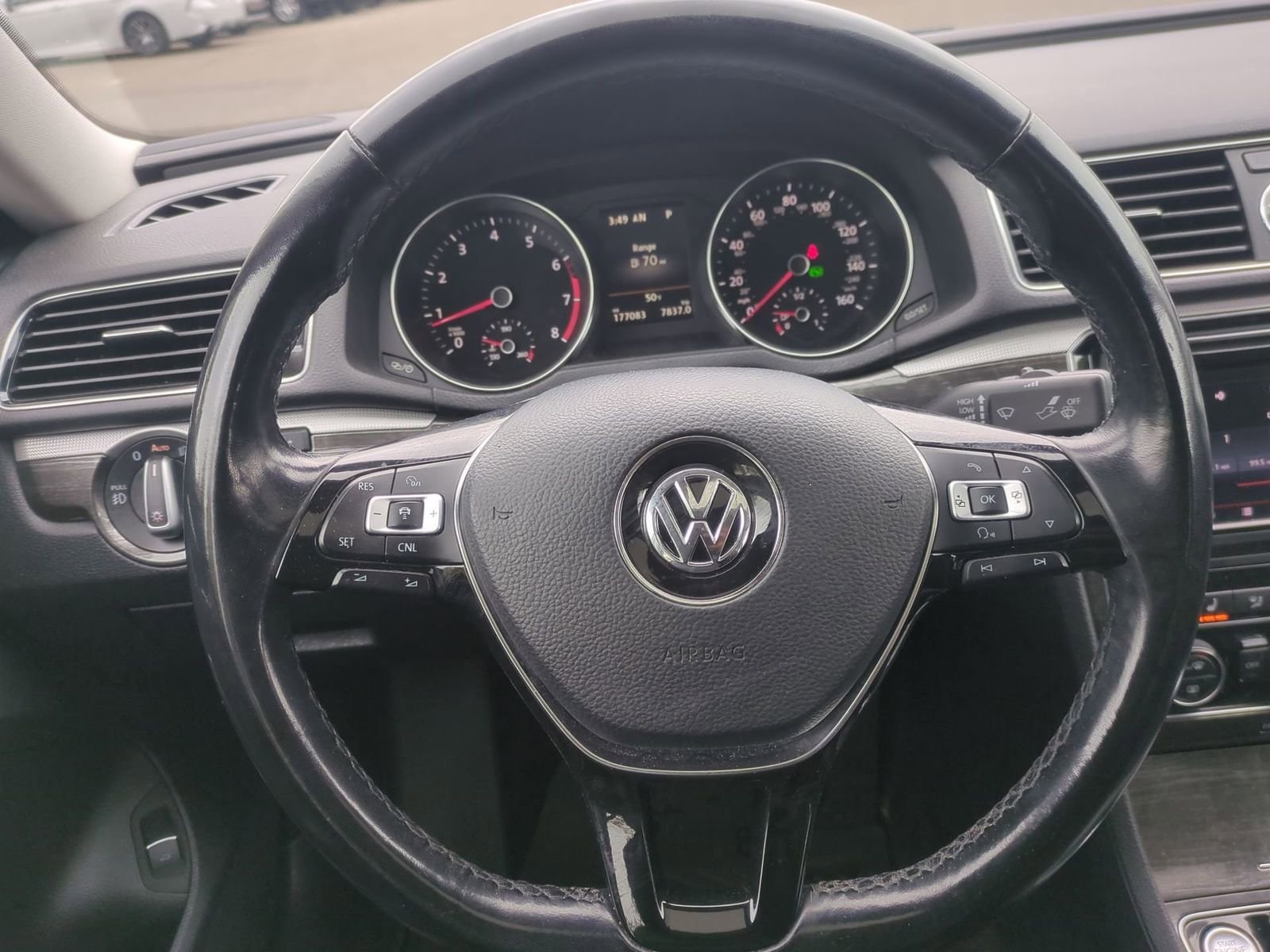 Thumbnail: 2017 Volkswagen Passat - 24