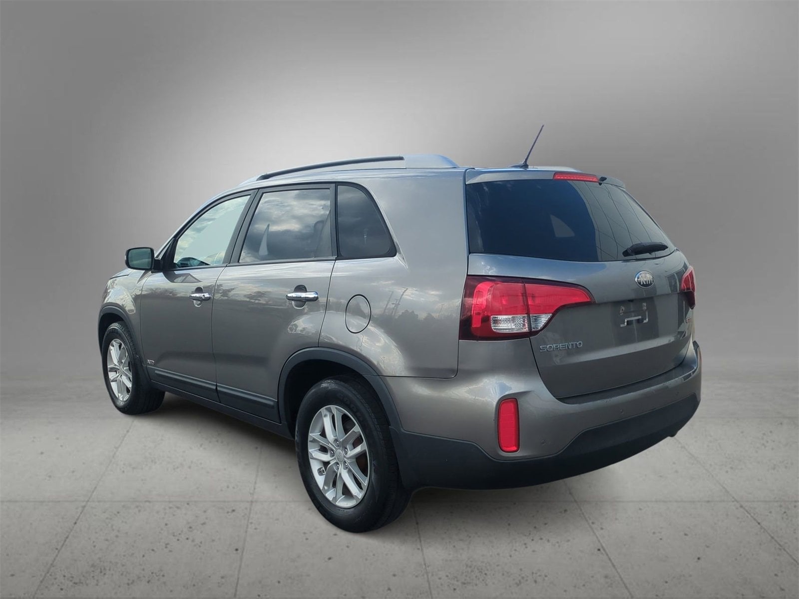 Thumbnail: 2014 Kia Sorento - 6