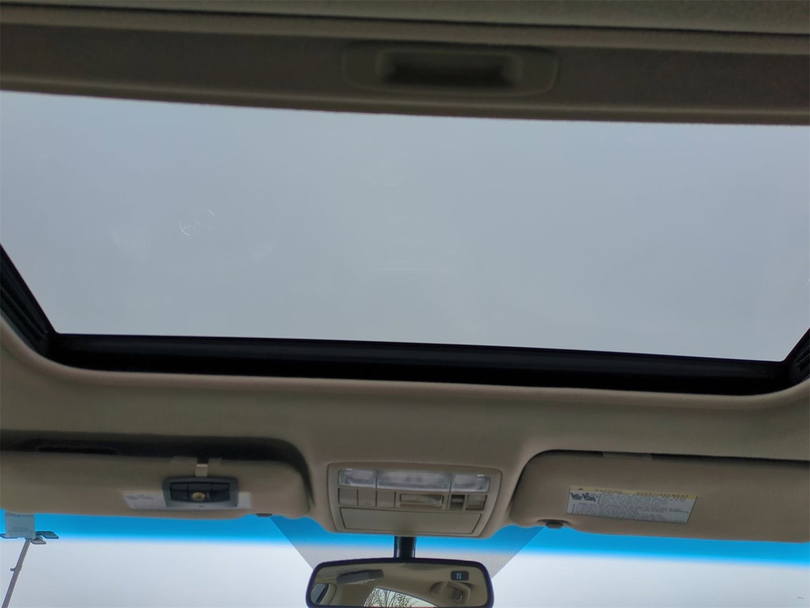 2010 Toyota Camry XLE 22