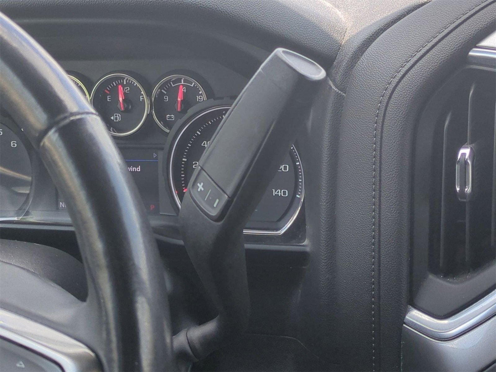 Thumbnail: 2020 Chevrolet Silverado 1500 - 30