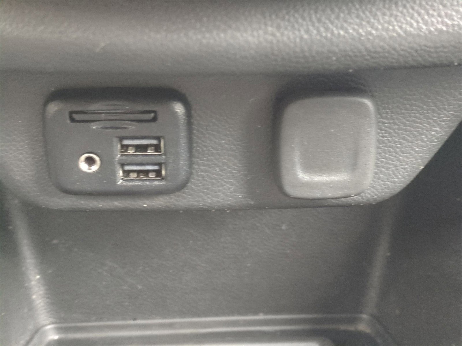 Thumbnail: 2023 Chevrolet Traverse - 34