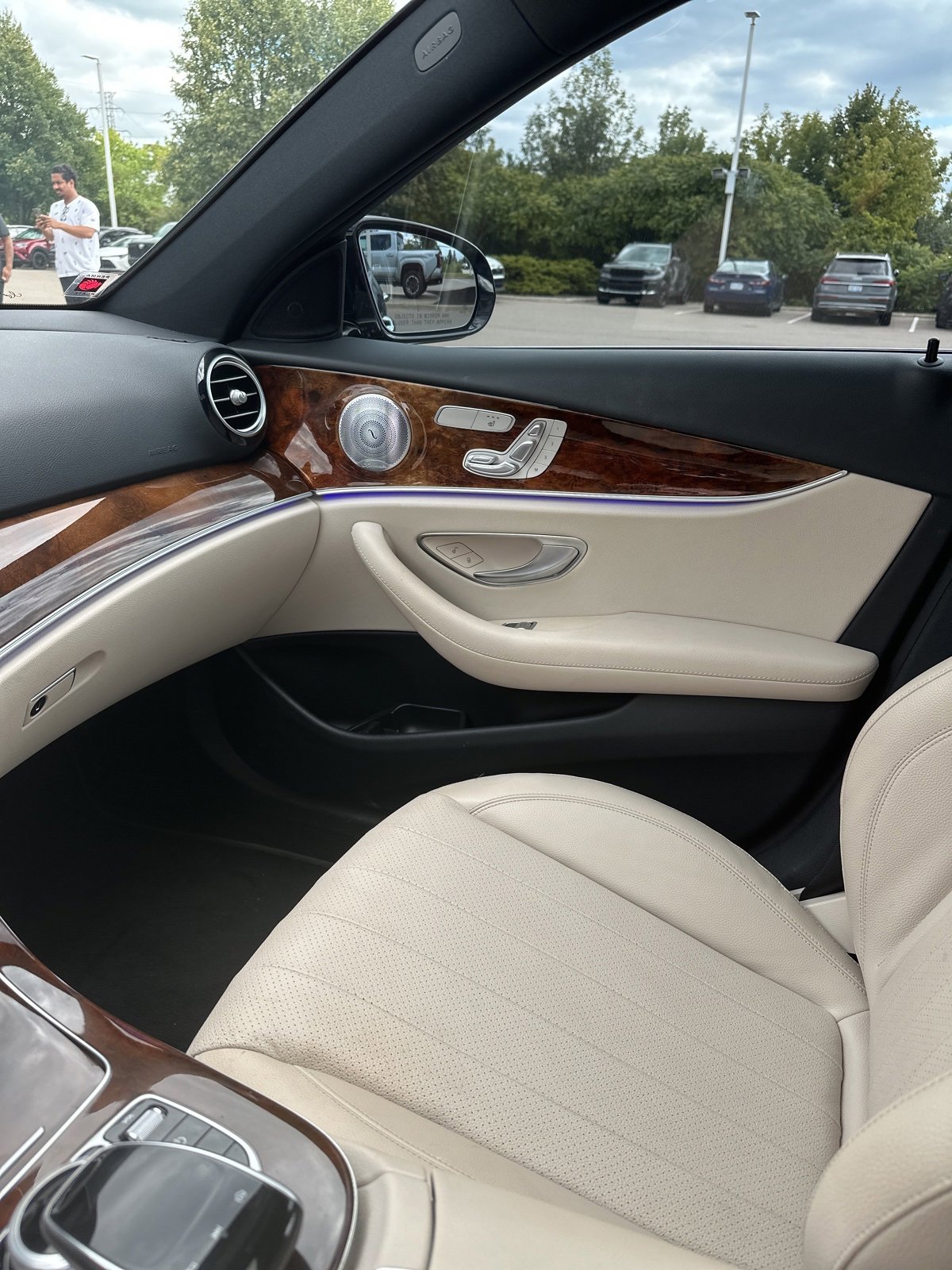 Thumbnail: 2020 Mercedes-Benz E-Class - 8