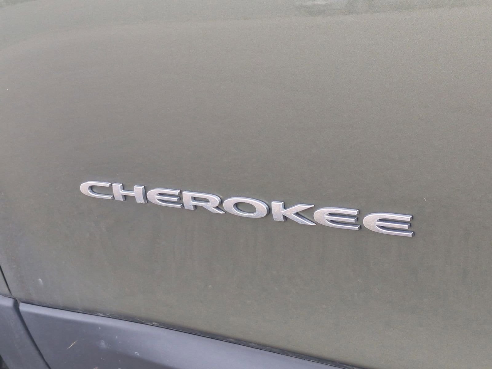Thumbnail: 2019 Jeep Cherokee - 13