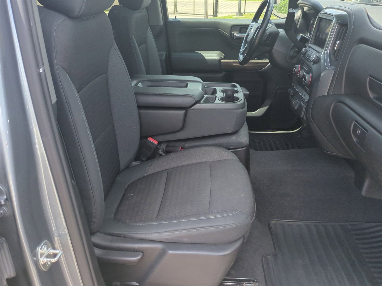 Thumbnail: 2020 Chevrolet Silverado 1500 - 21