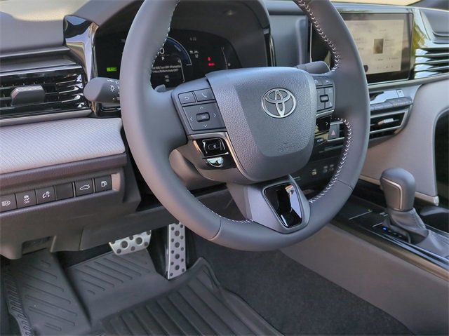 2025 Toyota Camry SE 10