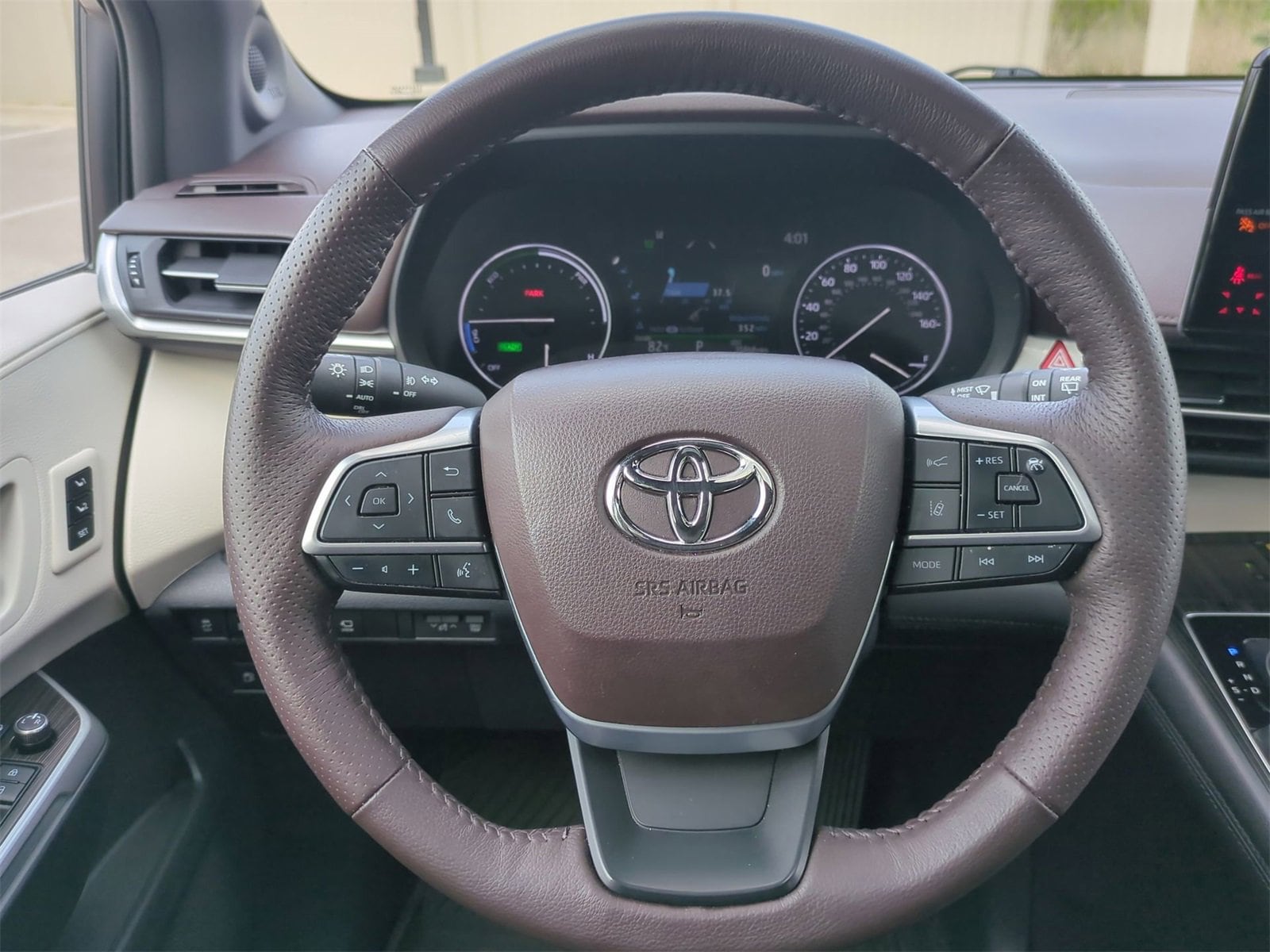 2021 Toyota Sienna Platinum 24