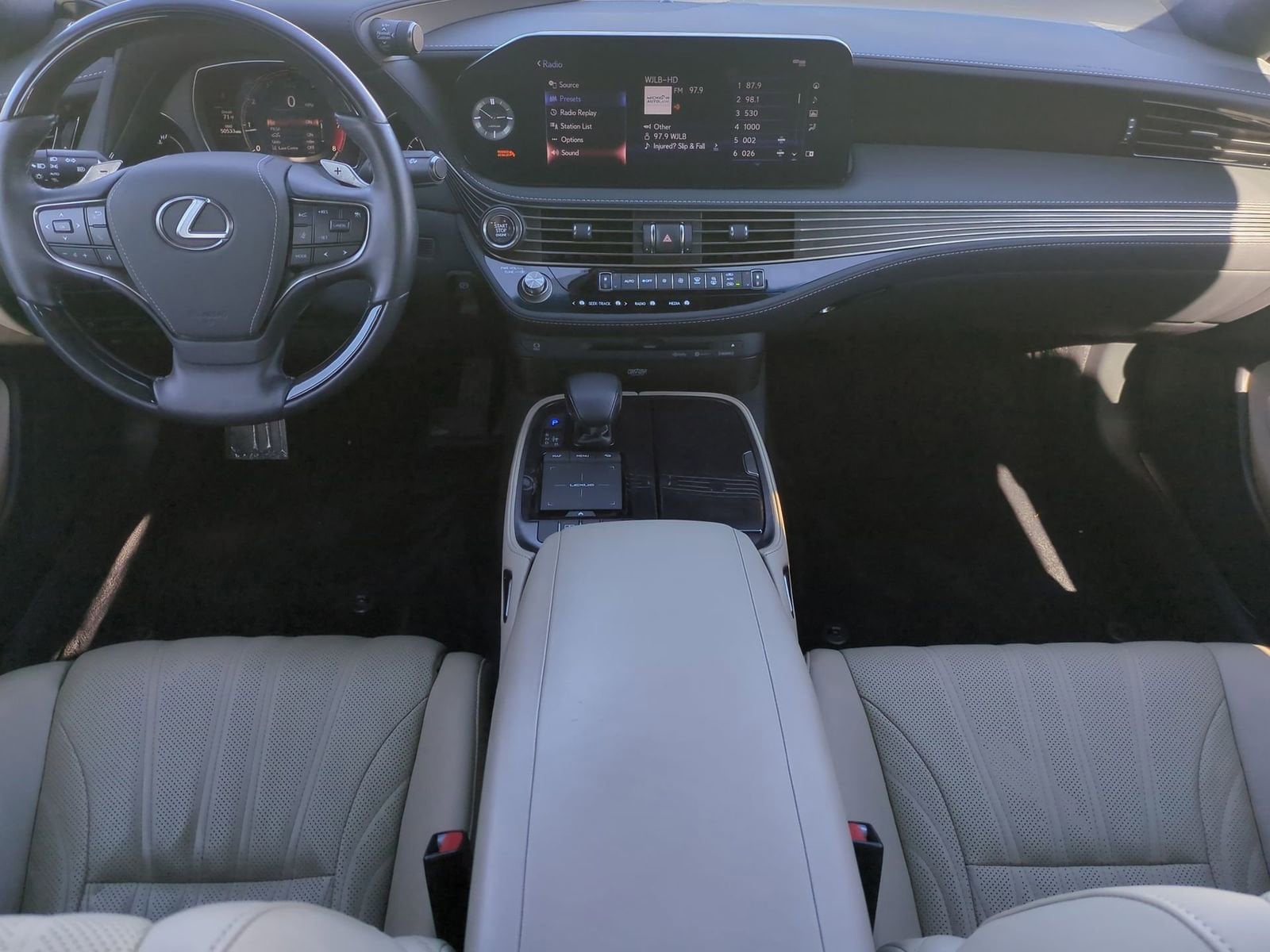 Thumbnail: 2021 Lexus LS - 15