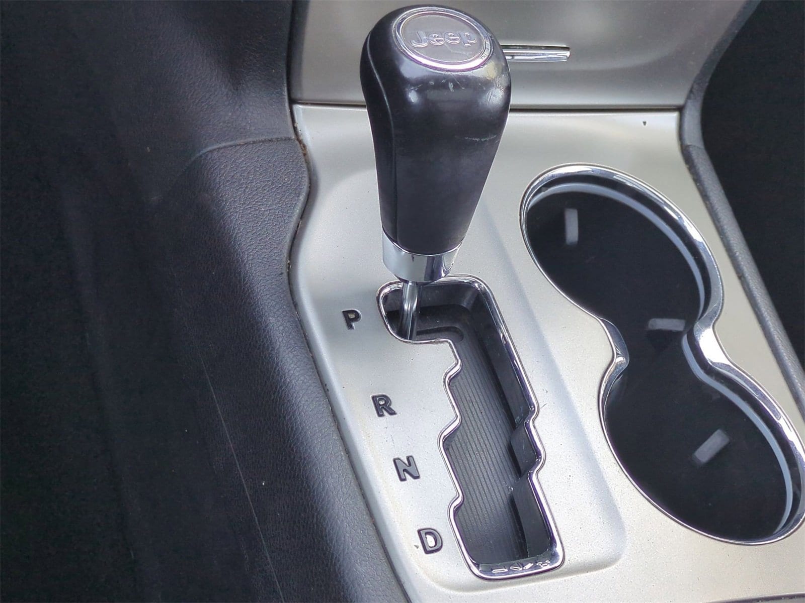 Thumbnail: 2012 Jeep Grand Cherokee - 32