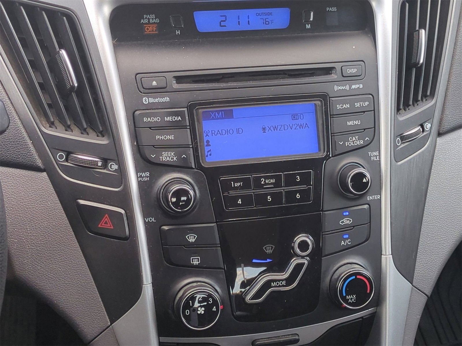 Thumbnail: 2013 Hyundai Sonata - 27