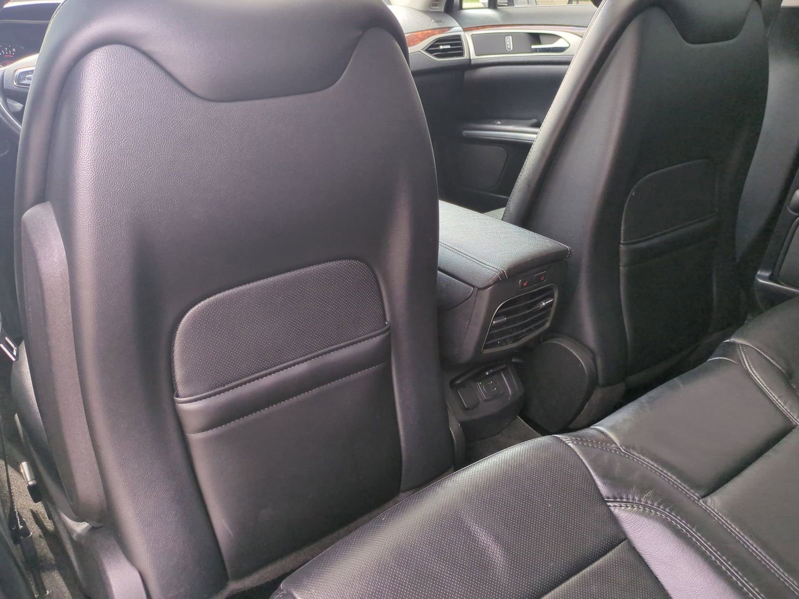 Thumbnail: 2016 Lincoln MKZ - 18