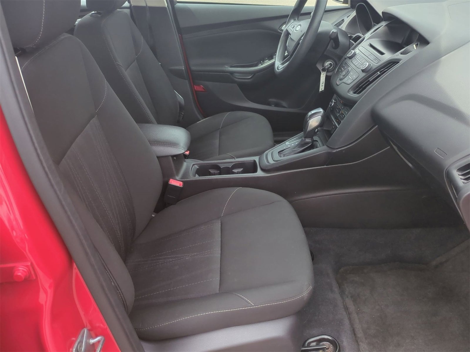 Thumbnail: 2016 Ford Focus - 21