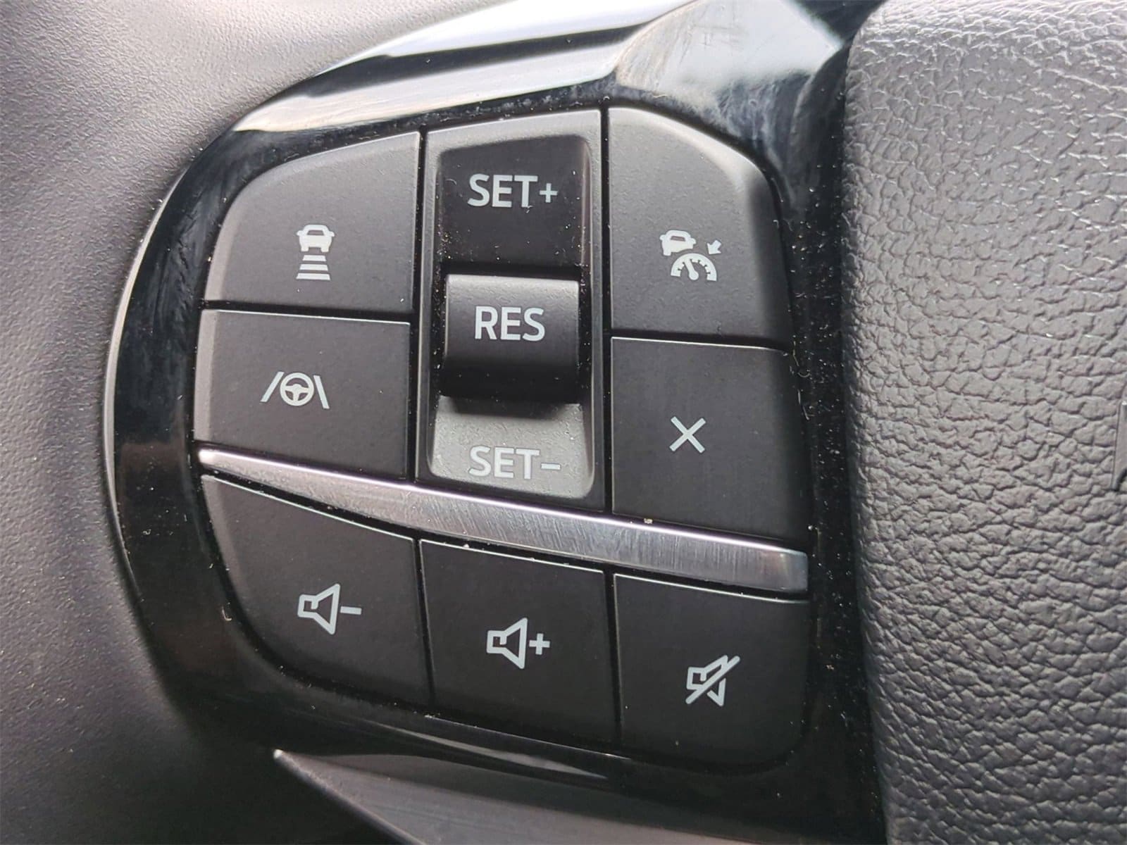 Thumbnail: 2023 Ford Explorer - 25