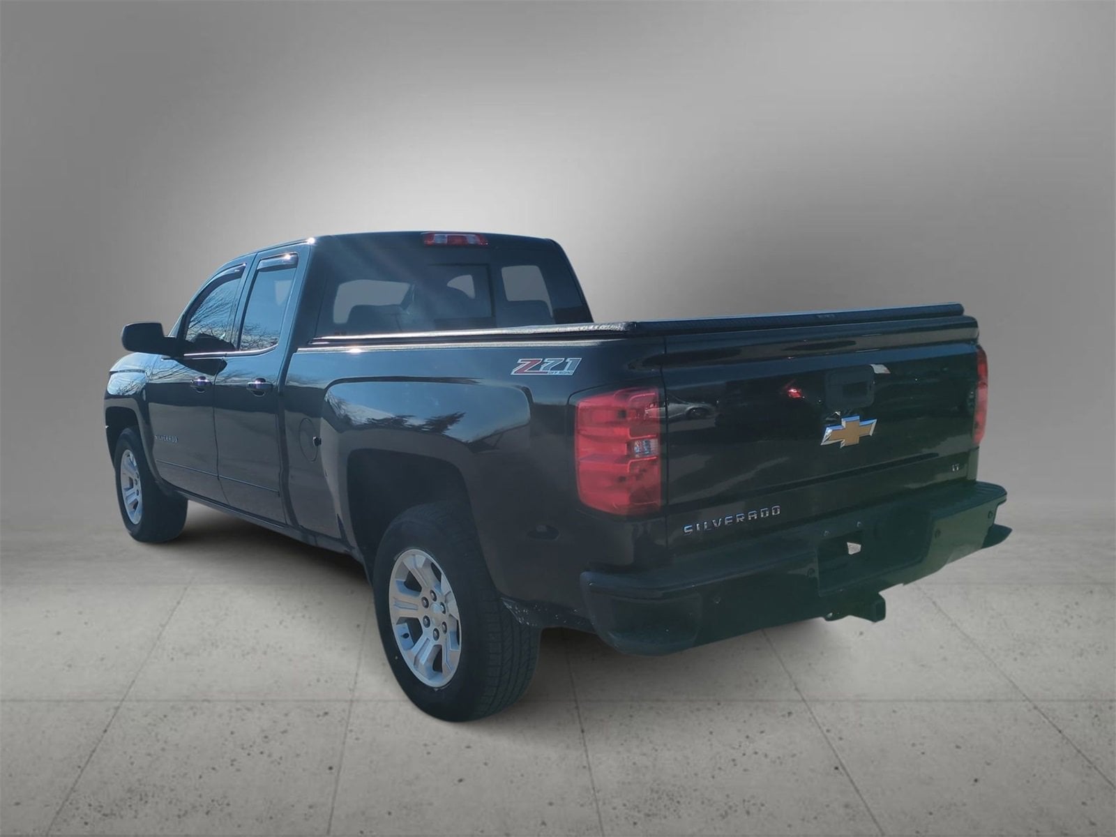 Thumbnail: 2017 Chevrolet Silverado 1500 - 6