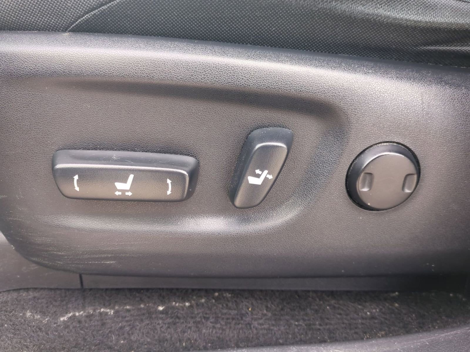 Thumbnail: 2014 Toyota 4Runner - 17