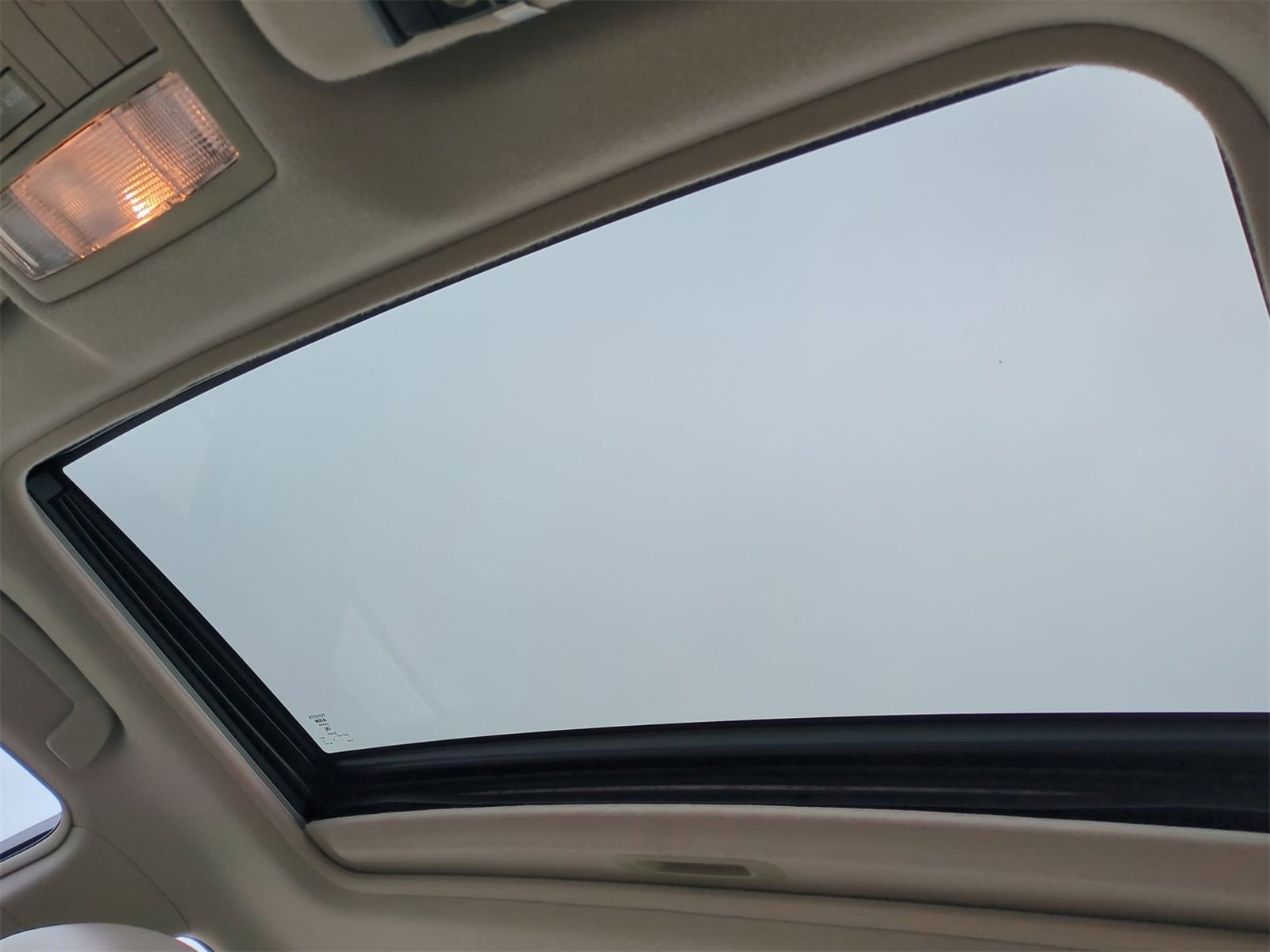 2010 Toyota Camry XLE 19