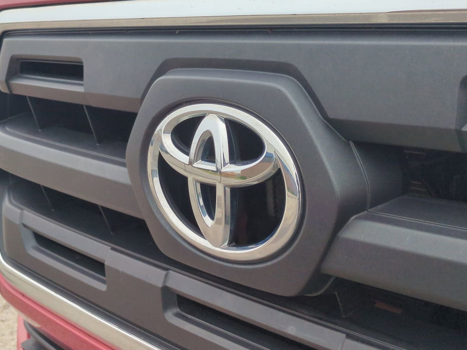 Thumbnail: 2016 Toyota Tacoma - 12