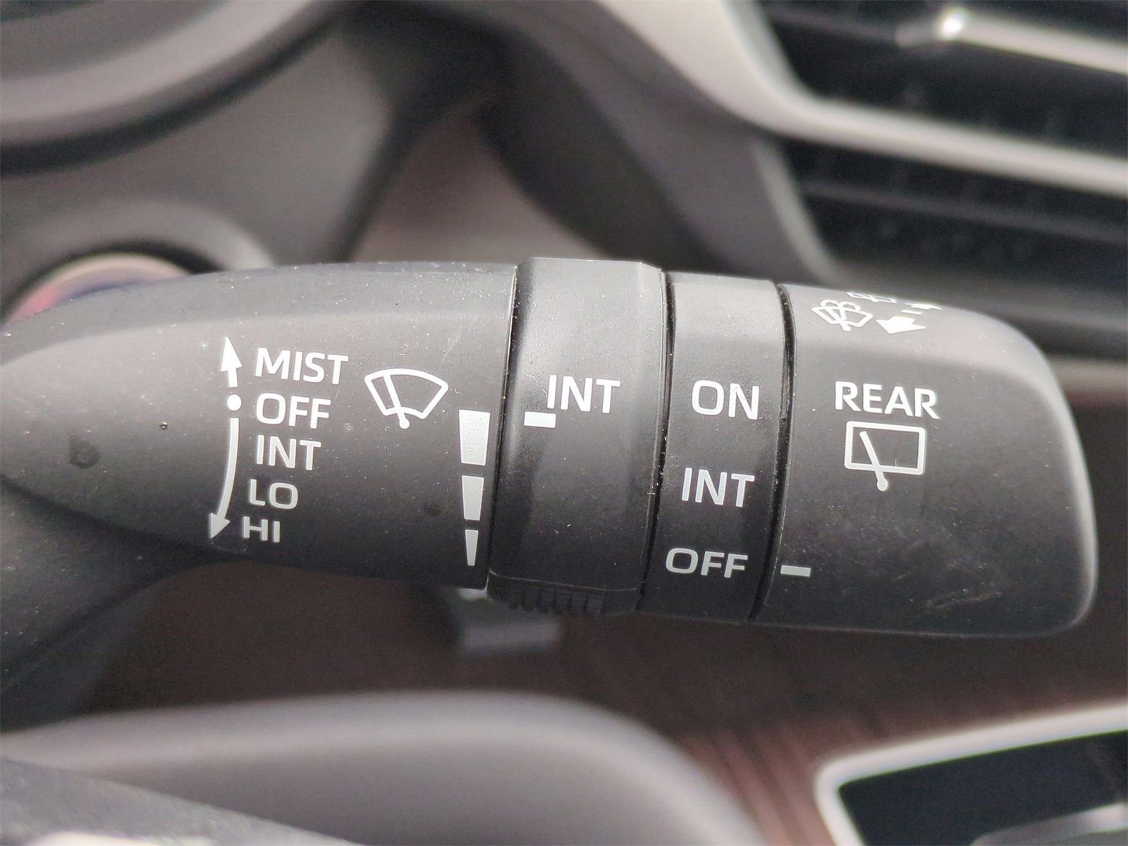 2023 Toyota Sienna XLE 27