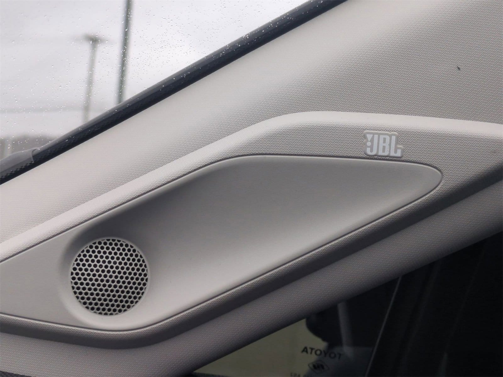 Thumbnail: 2022 Toyota RAV4 - 31