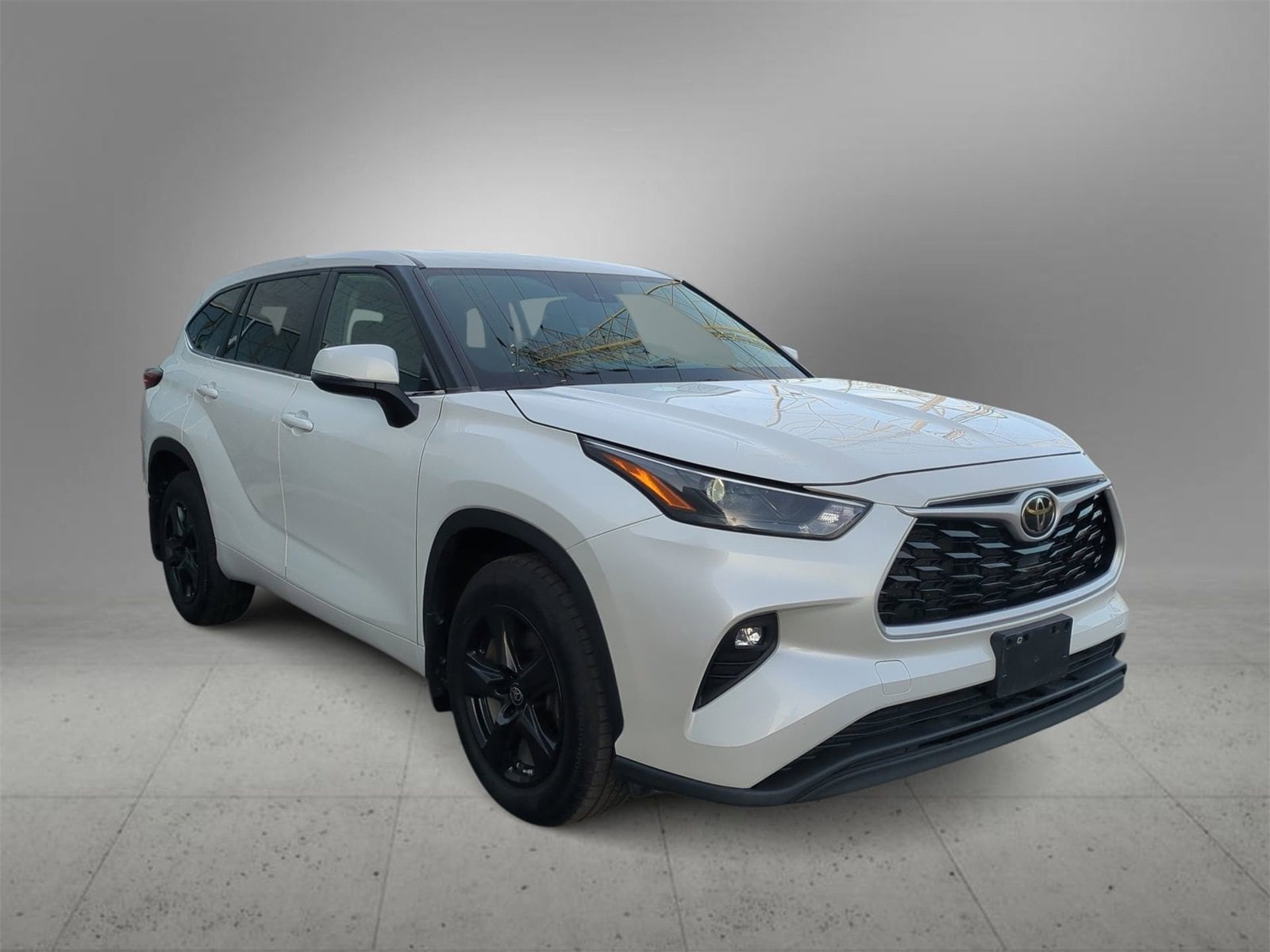 Thumbnail: 2023 Toyota Highlander - 2