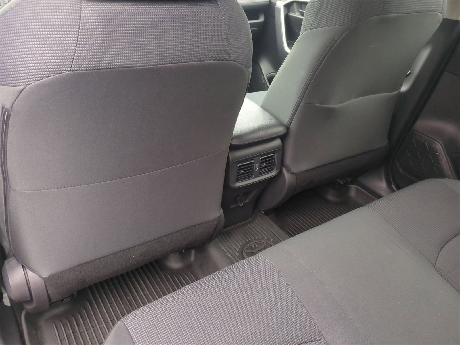 Thumbnail: 2023 Toyota RAV4 - 18