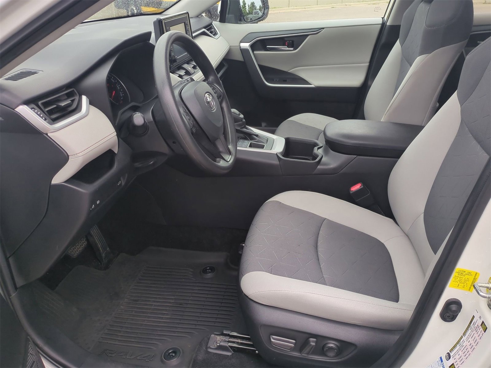 Thumbnail: 2022 Toyota RAV4 - 16